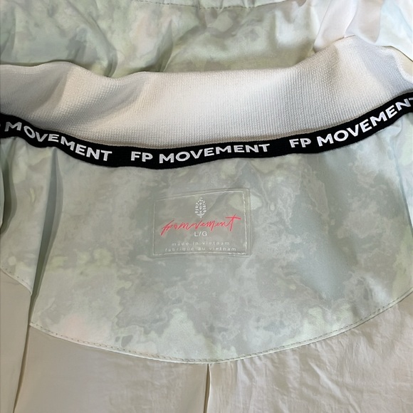 Free People FP movement Bunny Slope Puffer JACKET in Mountain Mist Sage NWT - Picture 15 of 16